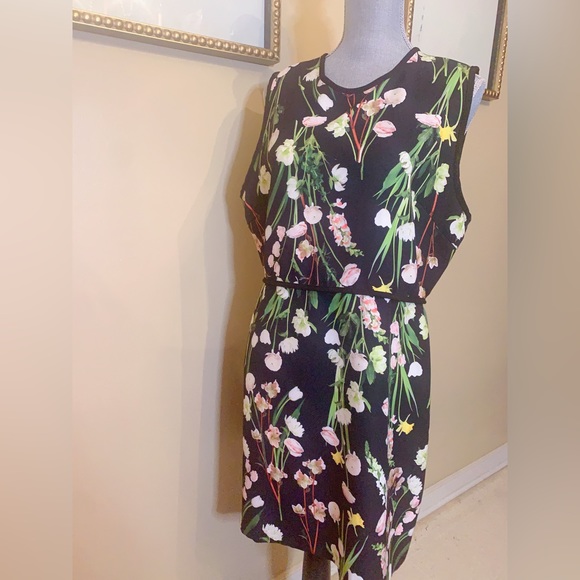 Victoria Beckham For Target - Picture 1 of 6